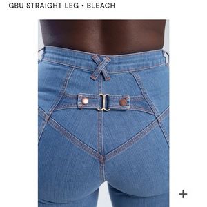 Like New Judi Rosen GBU Straight Leg Bleach Jeans